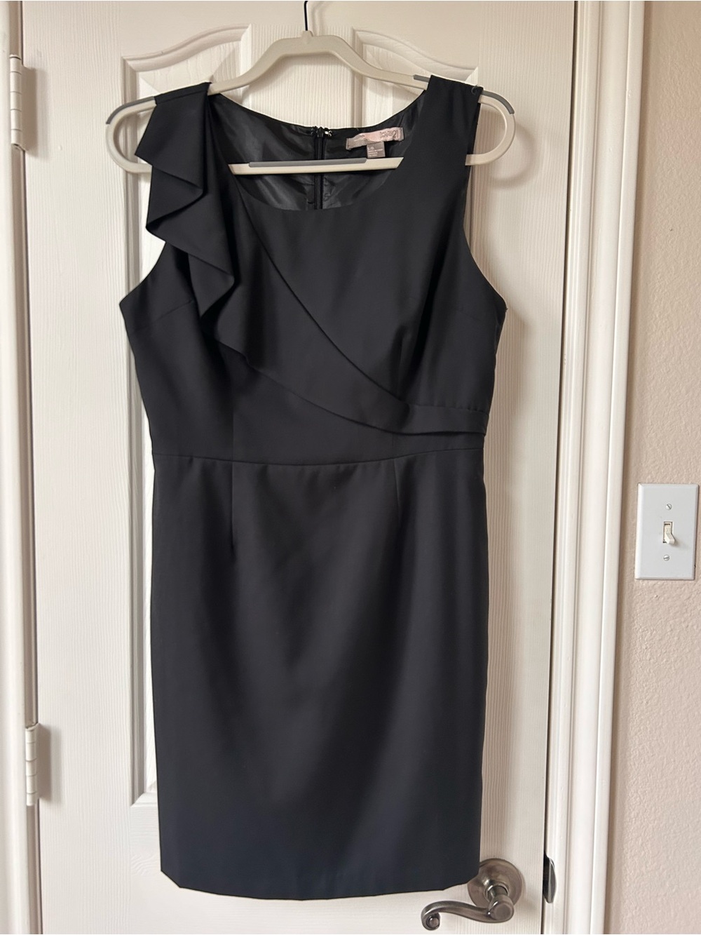 Sleeveless Black Ruffle-Detail Sheath Dress size L
